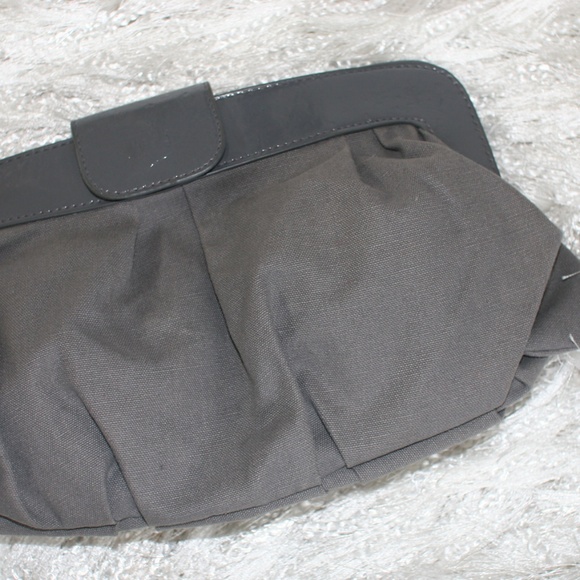 LULU Grey Cotton and Patent Trim clutch - Picture 5 of 6